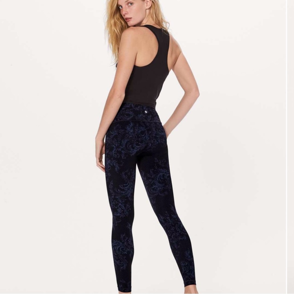 LIKE NEW! Lululemon Wunder Under High Rise Tight 28”